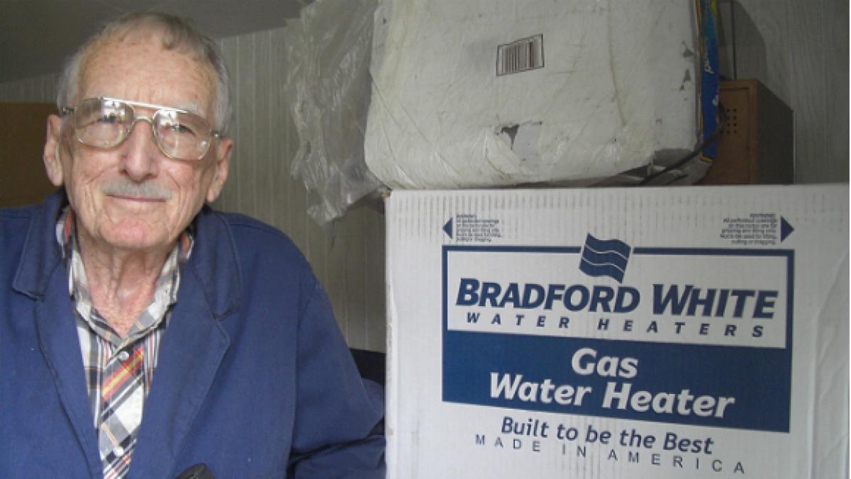 92-year-old man sets Guinness record, becomes Worlds oldest plumber